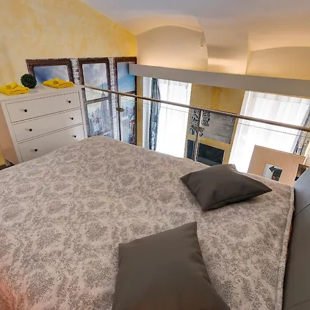 Little Americas California Apartament