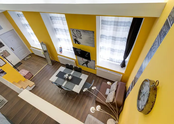 Little Americas California Apartment Budapest