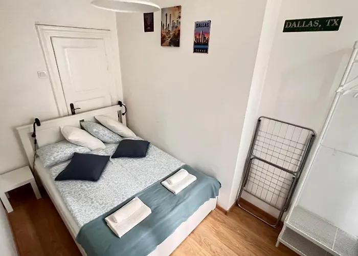 Little Americas California Apartment Budapest